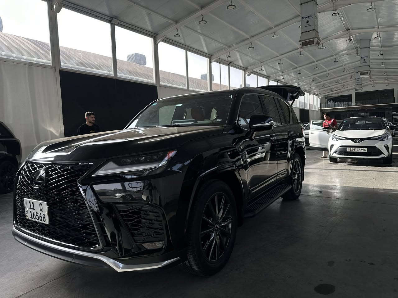 Lexus 2023 f sport 1 🎌SAS 
لكزس 2023 اف سبورت 1 🎌 ساس 
فول ١/١ 
ابواب كهرباء ( شفط ) 
شاشات خلفية 
كفالة عامة ✅
تغليف كامل المركبة ppf 
ضمان وكالة ساس 
عداد المسافة 22000 k/m 

📍بغداد شركة ابو ظبي چكوك قرب بوابة الكاظمية 

0771 811 1145

0781 844 4044 📞
