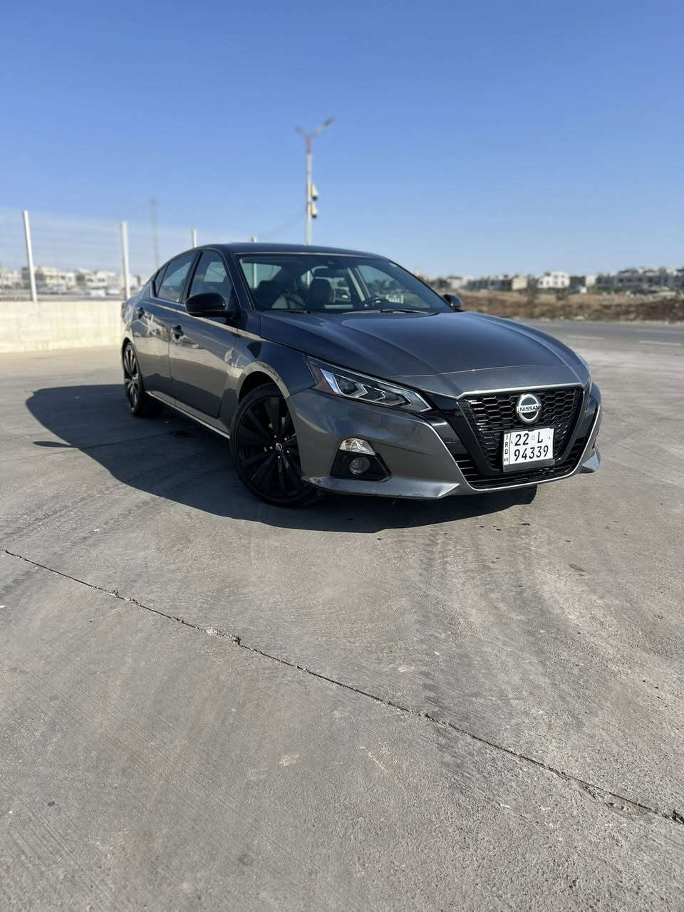 نيسان التيما 2022 sr midnight  فول موصفات كشن هيتر جلد ومخمل شيفت بل سترين سلايد ويل اسود بلادي 
بيها جاملغ خلفي مثل مموضح بل صورة صندوق مبدل بلادي بجم كبس بدون اي ايربالك كلهم شرط حجر كزوز شرط بلادي 
سيارة مكانها اربيل واتساب *********** سعر سيارة 168 ورقة بي مجال لليشتري
