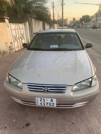 كامري 2001 • بدون حادث • صبغ قليل