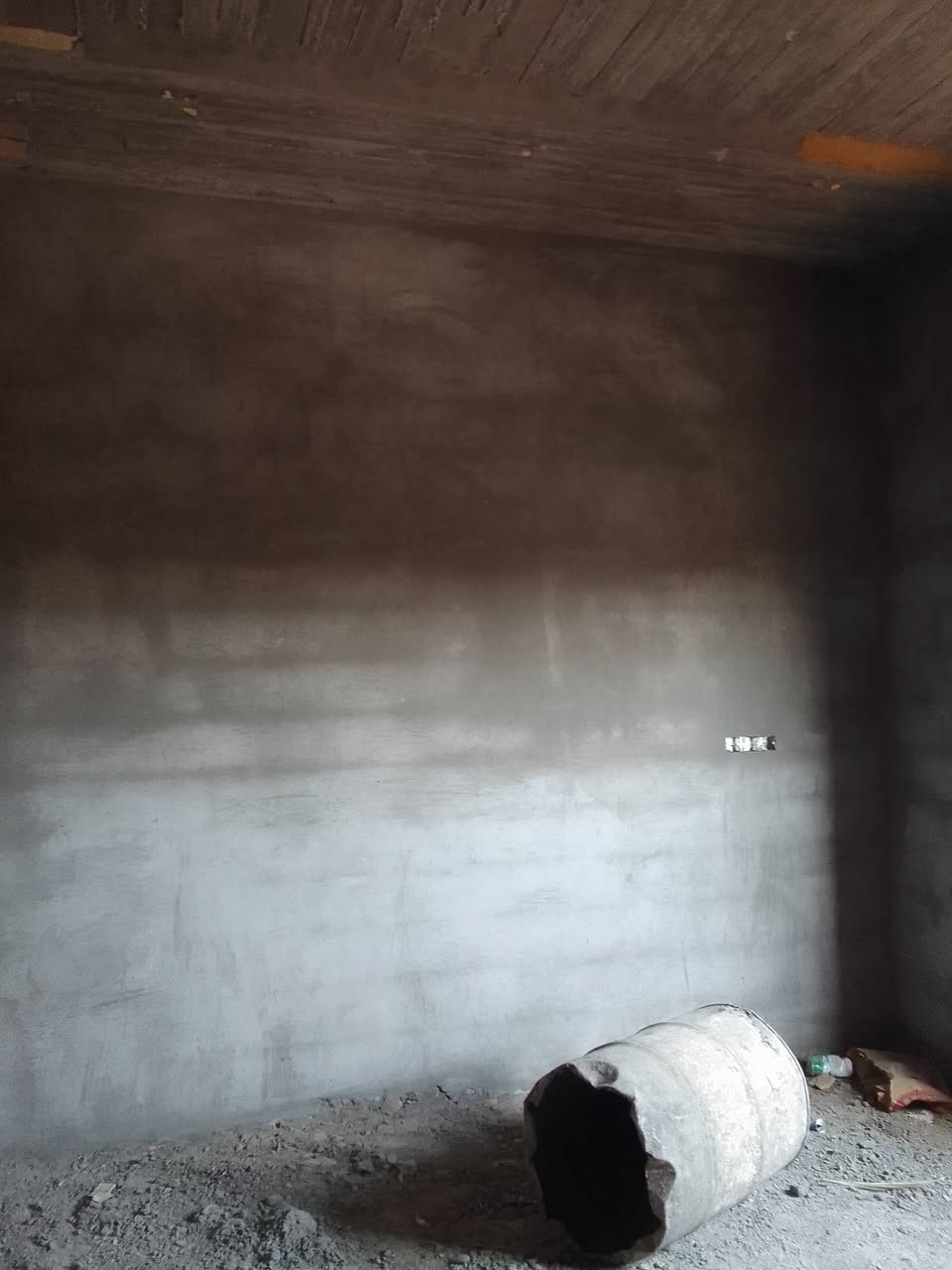 سلام عليكم خلفه لبخ اسود وبناء بلوك وفرمستون وسراميك ارضي وجداري ونثر وجص وصطار  شقلي مكطوعه وسراميك على متر وبيكم خير وتدلولون العنوان بصره كرمة علي رقم ***********وبخدمتكم
