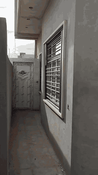 بيت للبيع مساحة ١٠٠ م مربع ركن شرؤق بالتربية الرابعة الفرع الي بظهر سايدين ثلاثين غرفة نوم جوة وغرفة فوك البيت كامل بس مرحلة ثانية كهربائيات ومجاري ناقصه الغرفة الفوك مصبوبة فقط البيت مو شغل مقاول بناء احسن المواد
مطلوب للجمعية ١٤ مليون 
سعر البيت ٨٣ وبي مجال ماعدا الأقساط
الاتصال ع الرقم *********** لاي استفسار
