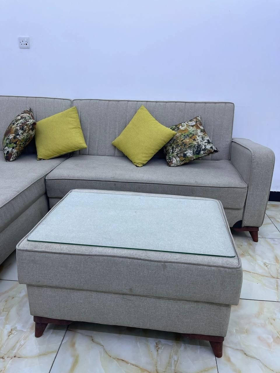 للبيع تخم زاوية
✔️ من مزاج سنتر ✔️ يحتوي على مخزن ✔️ بحالة جيدة جدا ويحتاج فقط غسل

📍 الموقع: بغداد - الطوبجي

🚚 لا يوجد توصيل، الاستلام من الموقع

للاستفسار يرجى التواصل على الخاص أو الاتصال.

***********
