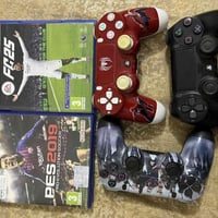 ps4 ذاكره 500 مع ملحقاته كامله مع اقراص 2 وجوستك عدد 3 نظافه 100‎%‎ اس...