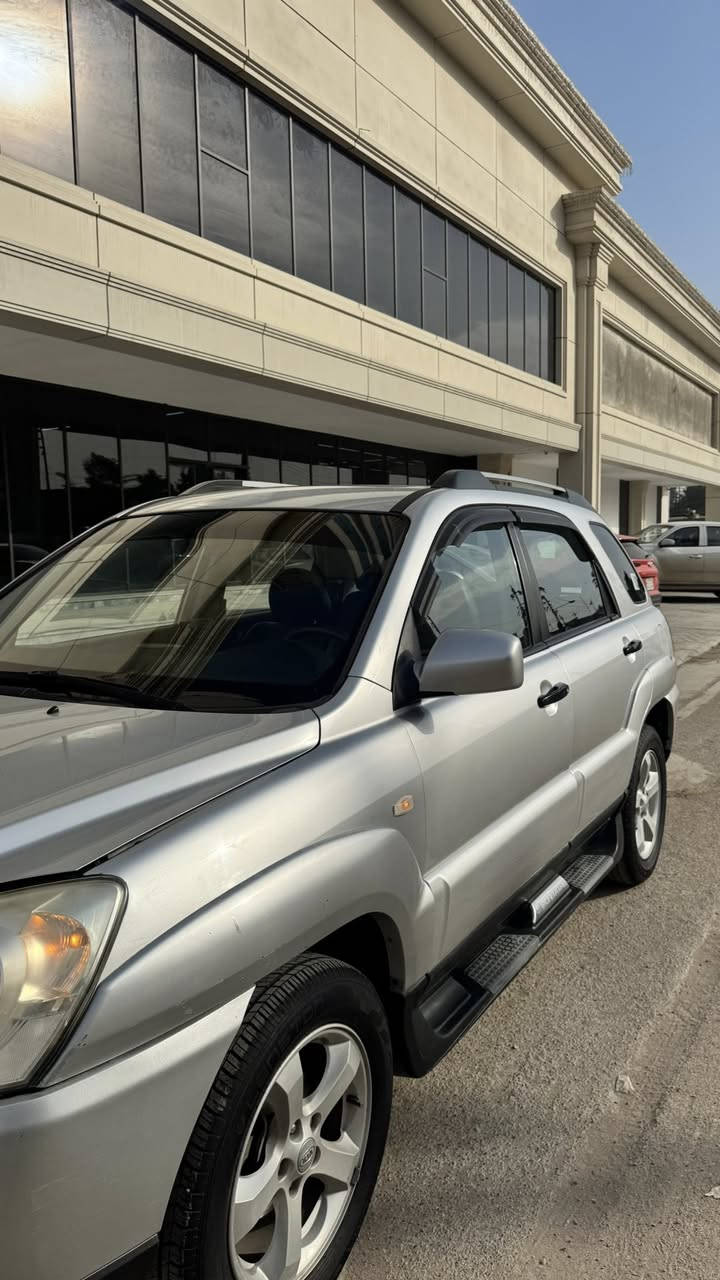 السلام عليكم 
للبيع فقط … للبيع فقط بدون مراوس
سبورتج 2010 TLX  
  السيارة رقم بغداد وبأسمي تحويل مباشر
اعلى مواصفات ٤ سلندر٢٠٠٠ 
ماشية 94 الف كيلو  
مواصفاتها 
كشنات جلد بلادية وداخلها لون اسود
فتحة بل سكف 
مرايات جانبية كهرباء 
دوسات جوه بيبان 
الويل اكبر حجم 
تدفئة كشنات 
عليها شاشة جديدة 
وكامرة خلفية تصور 2k
تحكامات ستيرن
الصدر والحدادية كلها جديدة وجاهزة بالكامل    
بيها صبغ فقط دعاميات وبارد اصبعين بل بنيد فقط وبارد بالباب الخلفية جهة عكس السائق جدًا خفيف 
سعرها ١٤٠ وبيها مجال بسيط 
مكان السيارة بغداد منطقة علي الصالح مقابيل مرور الطوبجي
اي استفسار الاتصال على الرقم ***********
***********
