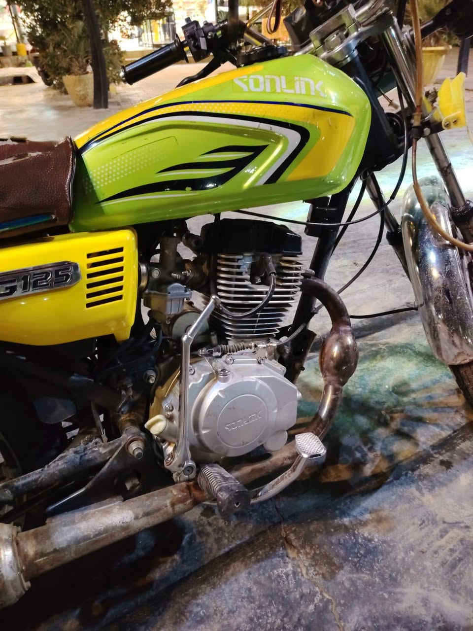 سلام عليكم دراجه سونك مديل2024كفاله عامه  بيها عقل رياضي  تغير اصوت  صلنصه رياضي نكره سلف  هندر كهربايت  شغالها كلها شلعه معدل مكينه ناعمه   دراجه تاخذها ترحملي عليها مامتعوبه بعدي جديده. مكاني شعله سعر650وبيها مجال شي بسيط رقمي ***********
