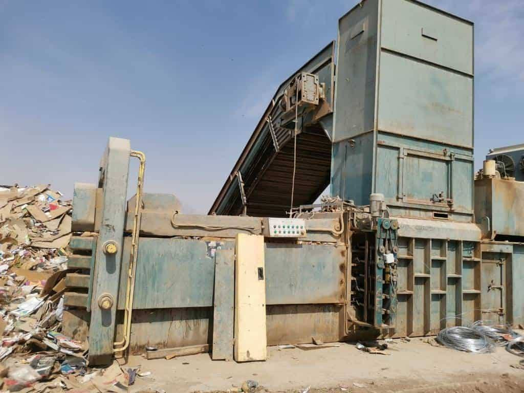 السلام عليكم مكبس ديسان
موديل 2016 فول مواصفات 
قياس المكبس 110/110
طاقه انتاج عاليه جدا 
ماطورين كل ماطور 100 احصان
خياطه كامله
معا قايش سرفه حديد الطول 14متر ولعرض 240
مكبس معروفه مواصفاته لباقيه غني عن التعريف
سعره مناسب جدا  
للاستفسار ***********
