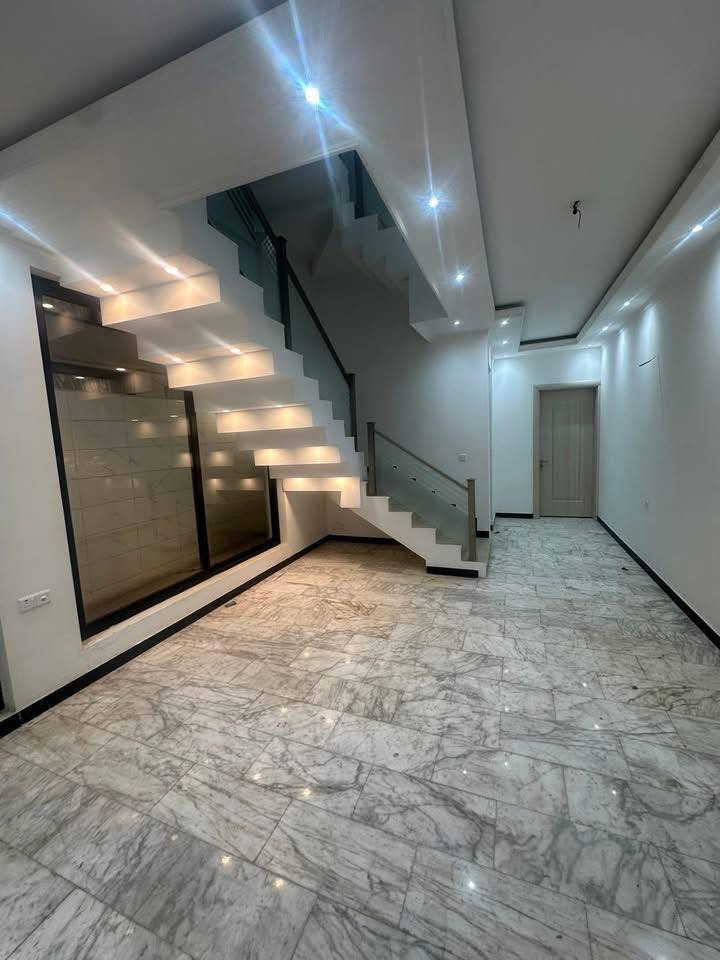 #للايجار____في____السيدية
بيت 150م زيرو غير مسكون 

يحتوي على اربع غرف نوم وصالة ومطبخ وخدمات عدد3

قيمة الاجار: 2 مليون

للاستفسار:***********

او زيارة مكتب الفهد الهندسي للمقاولات العامة/شارع جامع الاقصى مقابل مكتبة الحكم سنتر
