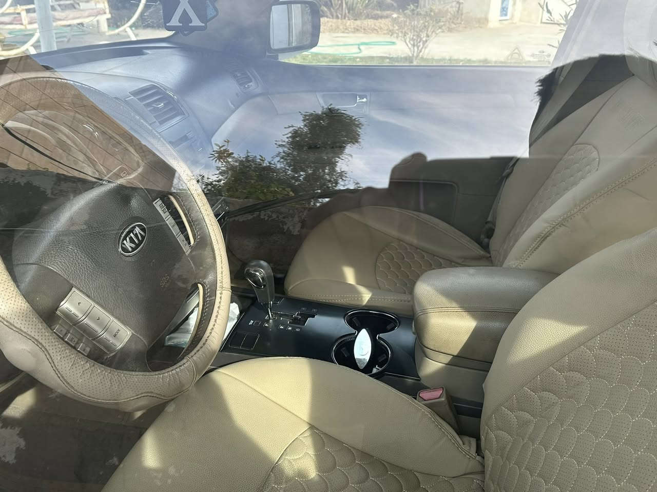 السلام عليكم مهافي مديل ٢٠١٢ بسمي سيارة نص فول كشن السايق كهرباء سويج وفتحة تو ويل السيارة مكفولة من الدعامية للدعامية من الصبغ والبارد مكينة وكير ما مفتوحات السيارة كلهة على البلاد على ايدنة من الاستلام الى اليوم رقم ديالى السعر ١٥٥ وبيهة مجال  للاستفسار الاتصال ***********
