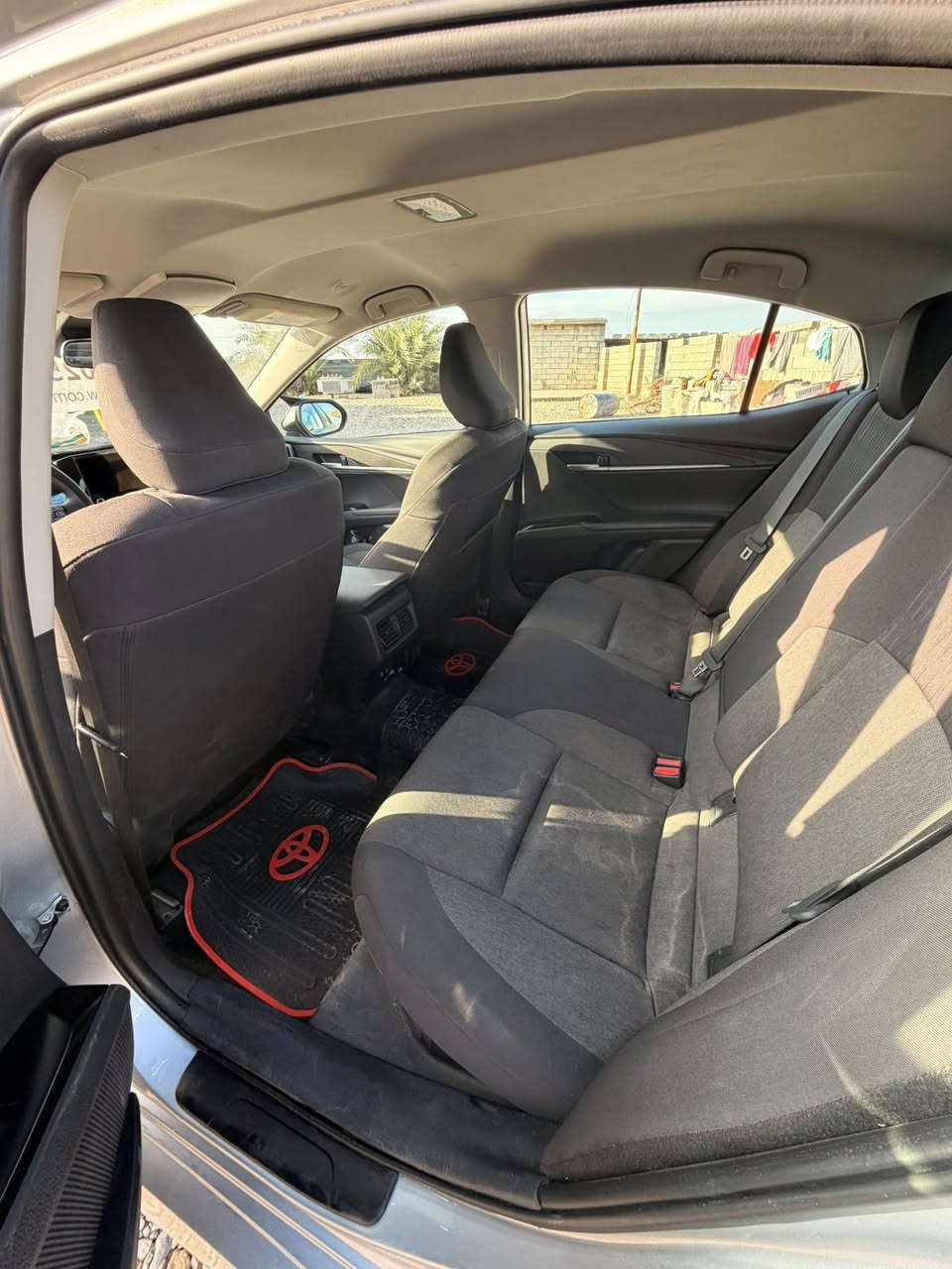 سلام عليكم
كامري هايبرد فول مواصفات عدا بانورما  رقم بغداد مشروع وطني 
تحويل ثاني يوم ماشيه 40000 
موصفات
 1تحكم قياده 
2تثبيت مسار 
3اشاره بالمري
4حساسات جانبيه خلفيه 
5رادار بريك
6شاشه كار بلاي 
7منفذ شحن 
سياره نضيفه معنه الكلام احلى من صوره مال جناي 
حادثه بصيط موجود بصوره فقط جاملق وراجع على بارد 
سعر (235 وبيه مجال للشراي 

***********

***********

مكان سياره صلاح الدين تكريت العلم
