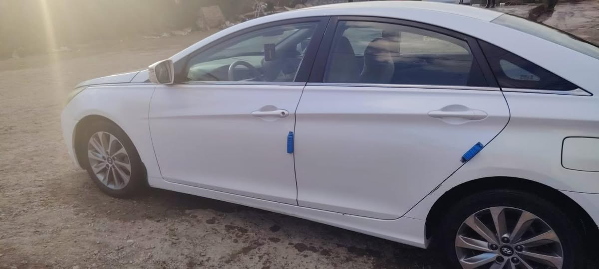 سوناتا خليجي 2015 خليجي بيه ربع جاملغ الخلفي صبغ بدون معجون موضح في الصورة 135وبيها مجال 
رقم ذي قار 
للاستفسار ***********
مكانها ذي قار قضاء سوق الشيوخ
