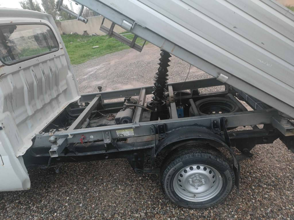 سلام عليكم سيارة حمل نوع كيمتروز موديل 2011 بشرط تحويل  سعر 42$ للاستفسار *********** كركوك, العراق
