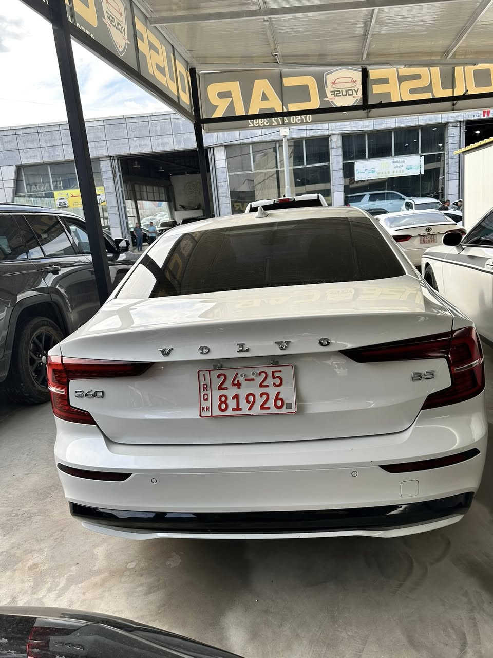 📣للبيع سيارة Volvo S60 B5 Core موديل 2024، تجمع  بين الفخامة والأمان العالي والأداء الاقتصادي، السيارة مرقمة (رقم كاتي ) .
أرخص سعر 206$✅😳😳☎️☎️
🔹 المواصفات الفنية والمحرك:
 الموديل: 2024
 المحرك: 4 سلندر، سعة 2.0 لتر توربو مع نظام هجين بسيط (Mild Hybrid - B5)
 يمنحك قوة 247 حصان واستهلاك ممتاز للوقود.
 ناقل الحركة (الير): أوتوماتيك من 8 سرعات (Geartronic).
ضررها :(شبرين من بوند صبغ )بدون دواخل و إرباكات سليمه وضع شركه 
 نظام الدفع: دفع أمامي (FWD).
 بلد الصنع: الولايات المتحدة الأمريكية (مصنع فولفو في ساوث كارولاينا).
🔹 المواصفات الخارجية والداخلية:
 اللون الخارجي: أبيض صدفي ملكي (Crystal White Metallic).
 اللون الداخلي: جلد فاخر بلون أسود (Charcoal).
 السقف: فتحة سقف بانوراما بالكامل (Panoramic Sunroof).
 العجلات: ويل سابك (رينغات) ألمنيوم قياس 18 إنش الأصلية من المصنع.
 الإضاءة: نظام إضاءة LED بالكامل (أمامي وخلفي) مع نظام الأمان العالي.
🔹 أنظمة الأمان والرفاهية (مواصفات Core الأصلية):
 شاشة وسطية لمس تدعم نظام Google المدمج (خرائط جوجل، ومساعد جوجل الذكي).
 نظام الأمان الشهير من فولفو: رادار القيادة الذاتية والمساعدة في الحفاظ على المسار (Lane Keeping Aid)، ونظام التحذير من التصادم الأمامي مع كبح الطوارئ التلقائي.
 حساسات خلفية أصلية مع كاميرا خلفية عالية الدقة.
 تشغيل ذكي (بصمة) ودخول ذكي بدون مفتاح. 

📌 ملاحظة: رقم الشاصي مرفق للمصداقية وفحص الكارفاكس (7JRL12FK3RG322703). السيارة بحالة ممتازة وجاهزة للاستخدام فوراً.

📞 للتواصل والاستفسار عن السعر والمعاينة:
[***********]واتساب
📍 الموقع: [زاخو]
