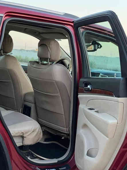 سلام عليكم  سيار جيب البيع موديل 2013
وارد خليجي اعله فئه واحد عله واحد 
تحكم ستيرن + كشنات تدفيه تبريد بيه طخات بل عراق بابين وجملق مصبوق بدون فتح 
جنطه كهرباء  حساسات 360درجه السعر 160وبيه مجال 
تفصيل رقم.   ***********
***********
