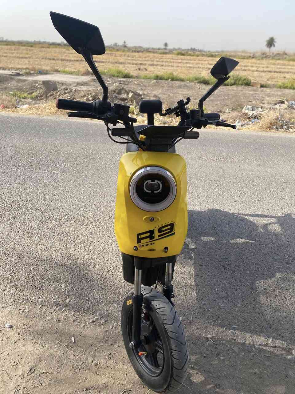 سلام عليكم R9 للبيع 2025   بصمة اسويج كلشي شغال ول دراجة نضيفة 5 بطاريات 32امبير الوحدة  دبل اشارة + يمنة و يسرة 4 تبديلات تمشي 99 ول حقيقي 60 مسند تلفون  للتصال ☎️*********** المكاني اللطيفة الجسر 7السعر 350 وبيهة مجال بسيط
