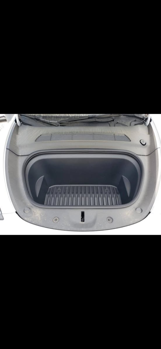 السلام عليكم
تسلا مودل y 
دبل ماطور 
٢٠٢٣
اون لاين
ماشيه ٢٣ كيلو
سياره بحاله جيده
مرقمه بغداد 
طلع بيه صبغ قطعتين من عده حادثه
مكان بغداد 
الرقم *********** 
السعر ١٧٨ وبيها مجال 
بدون ايرباك
