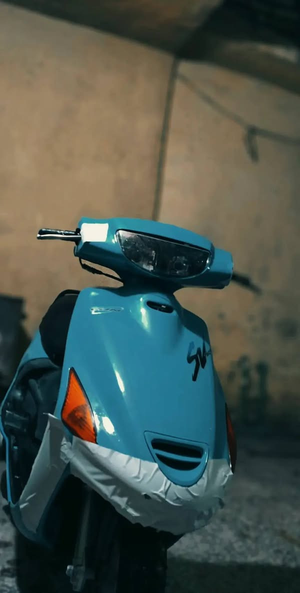 السلام عليكم للبيع دراجه نوع فراشه 140 مكفوله كله شغاله حتى الكهربائيات شغاله والسلف والهندر نضافه 80% المحرك مكفول السعر 450 وبيه مجال مكاني حله نادر 2 للاتصال ***********
