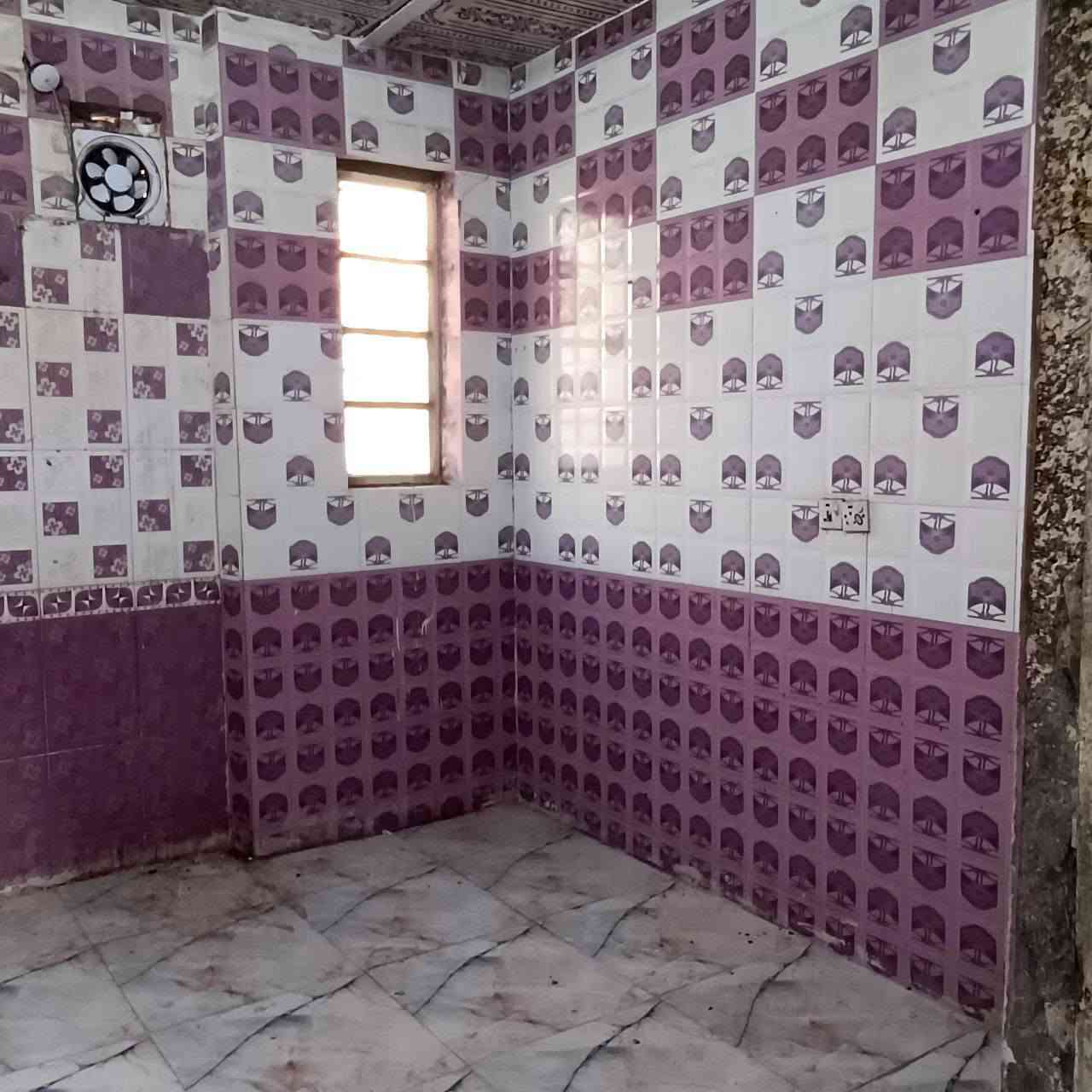 بيت للايجار مساحته (120) متر يحتوي على غرفتين كبيرات مع استقبال مع ساحة منزل مع منور وصحيات بناء حديث كما موضح بالصورة بمنطقة حي المعلمين الجديد قبل الفتحة الأولى ايجاره (300) ألف قفل.
للاستفسار أكثر الاتصال على الرقم 
***********
بيت للايجار مساحته (120) متر يحتوي على غرفتين كبيرات مع استقبال مع ساحة منزل مع منور وصحيات بناء حديث كما موضح بالصورة بمنطقة حي المعلمين الجديد قبل الفتحة الأولى ايجاره (300) ألف قفل.
