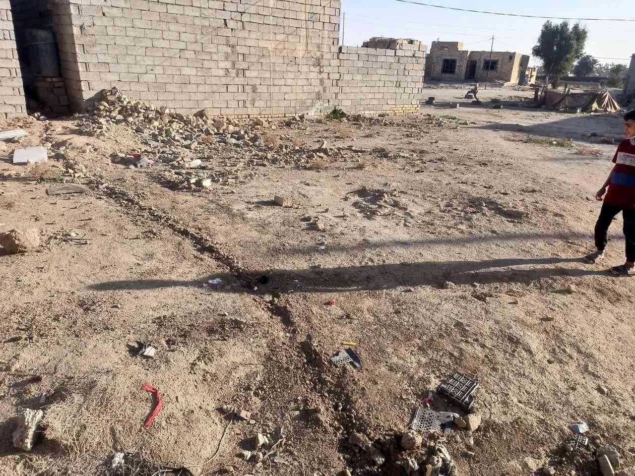 قطعه للبيع مساحته 200 تفاصيل عل الاتصال ***********
