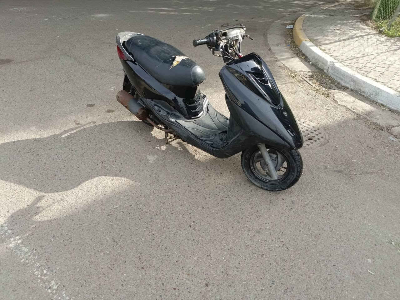 السلام عليكم دراجه اكزز دراجه نظيفه محرك جديد لاتبخير لانظوح دراجه خير من الله بيهه اوراق منفيست محرك بوظع لبلاد دراجه نقصهه كلج امامي وباتري شلعه معدل خير من الله السعر 450وبي مجال للشراي دهن جديد امزويل بانزين محسن المكان شارع حيفا ***********
