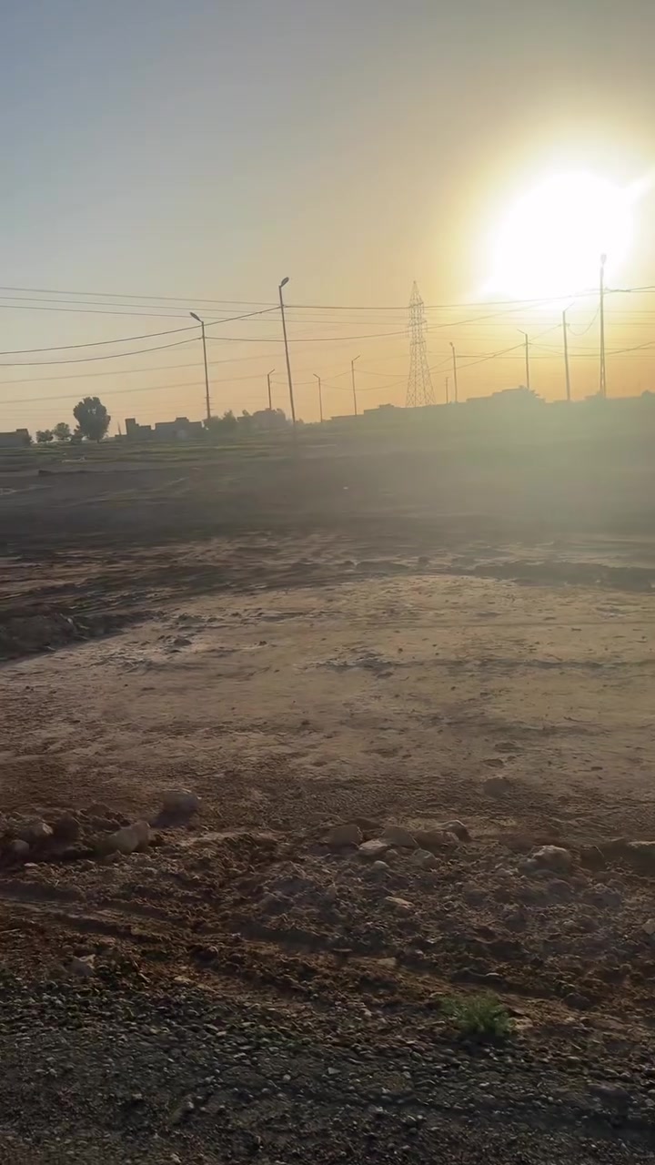 سلام عليكم قطعه لبيع مساحه 300 متر بمجمع الامامين تبعد عن الامام الحمزه ٦٠٠ متر مع كافه الخدمات الاستفسار ***********
