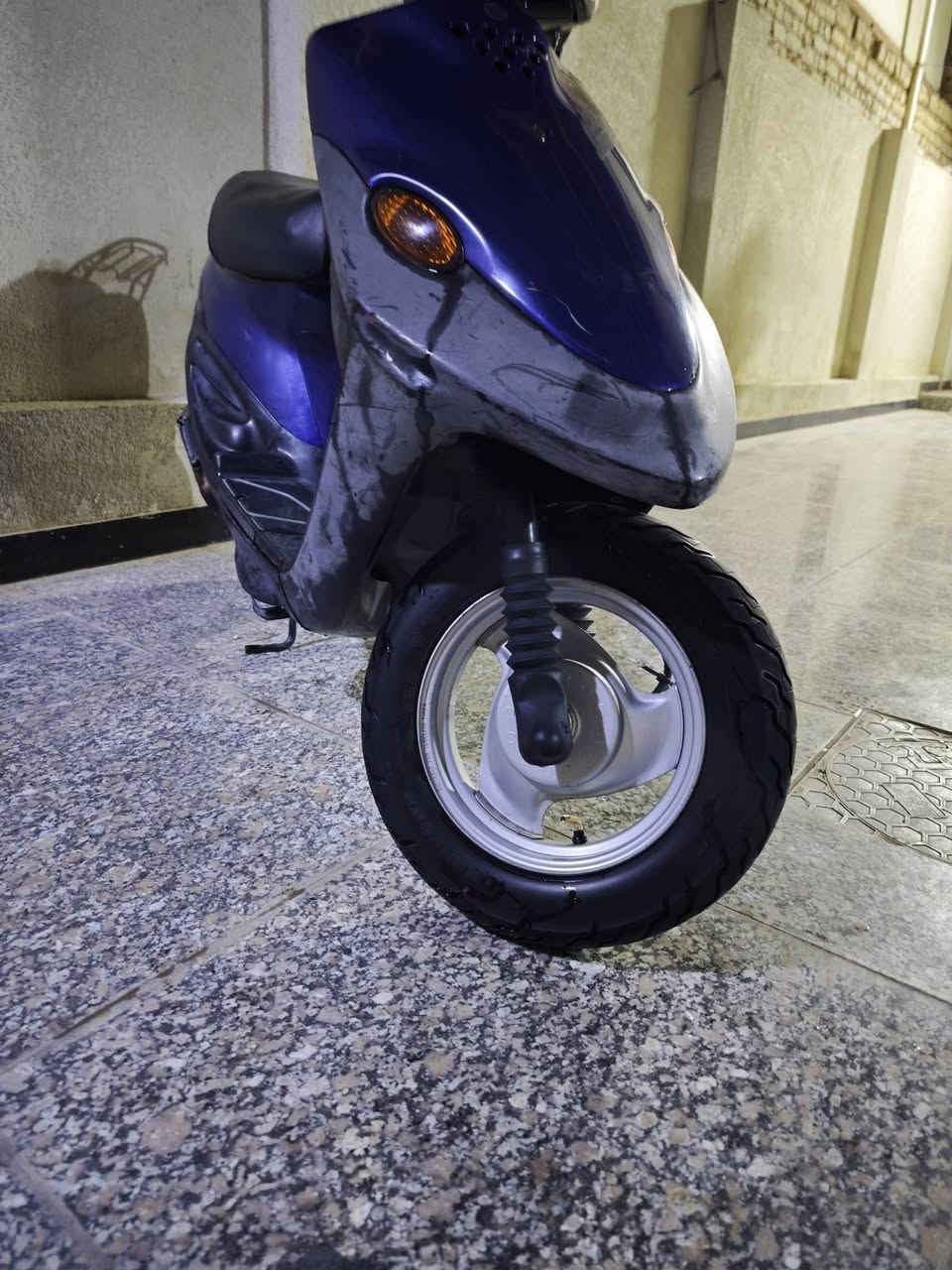 السلام عليكم دراجه بيجي الدراجه حلوه الدراجه حاويه وصله موجود الدراجه مامفتوحه شرط النضافه
المواصفات/
اشتري يمنه يسرا 
هورن
لايت عالي ناصي 
سويجين باتري 2026 عوزه بس سلف السعر(425) وبيه مجال للطيبين العنوان الناصرية مركز الرقم للتواصل ***********
