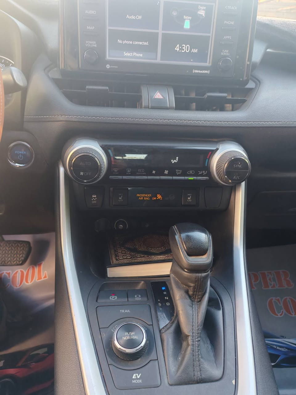 للبيع... راف فور موديل 2022 هايبرد رقم بغداد فول مواصفات تنتة وبصمة وكشن كهرباء وصندوق كهرباء ورادار امامي وجانبي وحساسات خلفية ومواصفات كاملة..  الحادث تبديل الصندوق فقط المكان بعقوبة.... الاتصال... ***********
