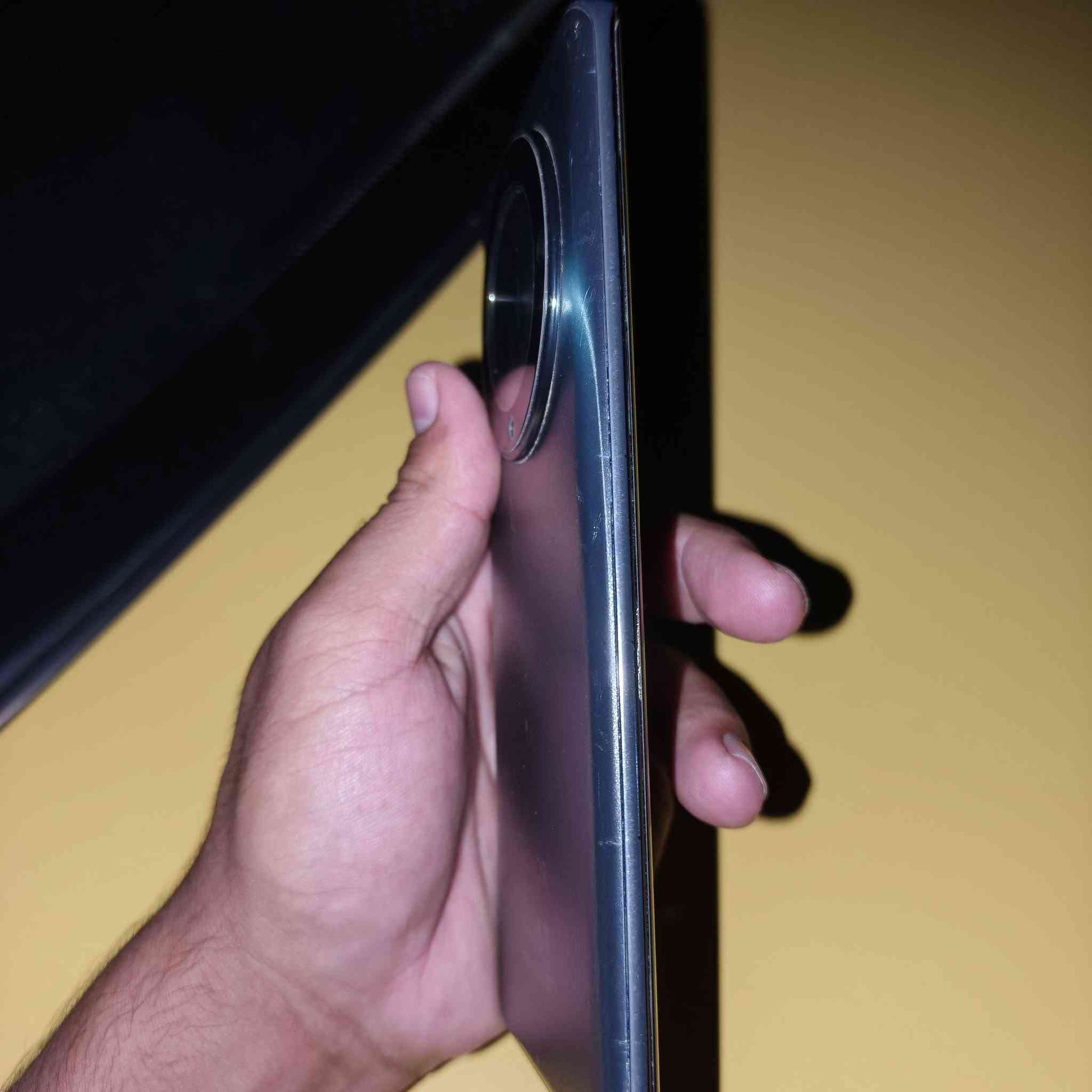 السلام عليكم بايع مستعجل هونر x9a الجهاز مامفتوح بي هذا الفطر بل لمس ممثر بشي السعر 190وبي مجال بلاش التلفون مكاني حي الوحده مارد خاص هذا رقمي ***********

