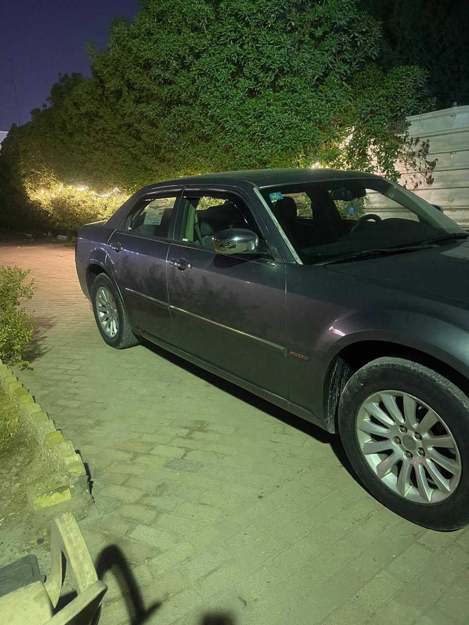 السلام عليكم سياره أوباما موديل 2007 سياره كير محرك كفاله بيها بس صندوك امبدل وجاملغات بيهن صبغ جاملغ الخلفي فقط رقم صاحب السياره *********** بي واتساب السعر 100 ورقه وبيها مجال
