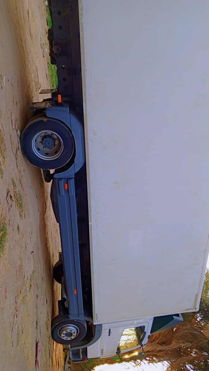 السلام عليكم اللبيع حافضه سابقن جانت مطعم ترهم براد طول سبعه وربع عرض مترين ونص رتفاع مترين و70سنتيم مكان بابل تصال على رقام ***********///***********
