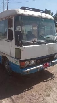 حبايب سياره كوستر حلوه ونضيفه للبيع مكينه بنگو 3000 جديده وكير واكسل م...