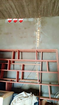 غراض مستعملة رفوف محل السعر 100الف +براد شغال عوزه بس غاز مابيه اي شي ...