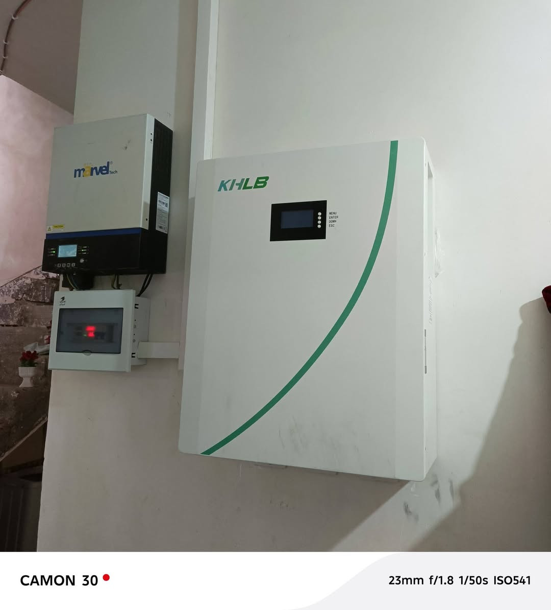 #عروض مميزة مع تخفيضات هائلة

تم بفضل الله تجهيز و  تنصيب منظومة طاقة شمسية لمنزل باسم الياسين

قضاء الحويجة
#قرية شميط
         

5 الواح فيلادليفيا 620 واط
بطارية ليثيوم 8 كيلو واط
انفيرتر 4 كيلو واط 

 م. عامر البشير
***********
حارث البشير 
***********
د. جاسم الحسن 
***********
م. بلال طالب 
***********
زياد اياد حمد
‏‪***********‬‏
