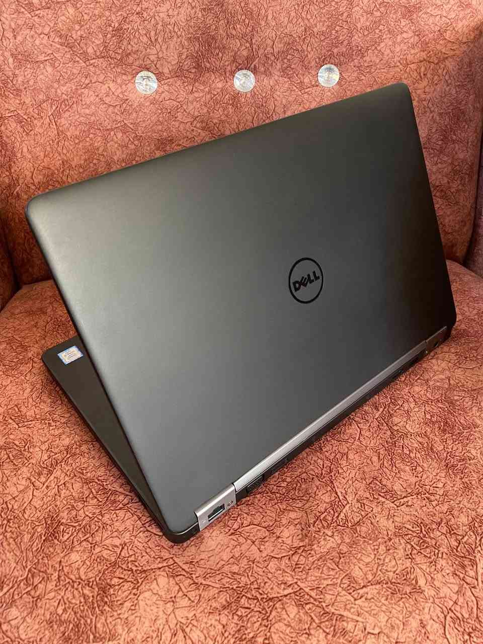 من رخصة الادمن السلام عليكم لابتوب DELL مواصفات راقية جداً (معالج فئة HQ أعلى فئة بالمعالجات مخصص للبرامج والألعاب القوية) استخدام شخصي نظيف كلش بالكارتونة مستخدم شهر للبيع بسعر مناسب 235 ألف أقوى لابتوب ممكن تحصله بهالسعر يشغل كل شي اللابتوب مكفول عالفحص من كل النواحي تفحصه يلا تدفع حقه

مشغل عليه كل أنواع الألعاب مثل GTA 5 وببجي وكول اوف ديوتي وباتلفيلد وبيس وغيرهن من الألعاب القوية

ومشغل عليه كل أنواع برامج الهندسة مثل الاوتوكاد والماتلاب والآردوينو وبرامج التصميم مثل الفوتوشوب والاليستريتور وبرامج المونتاج مثل البريمر برو والسوني فيغاس وبرامج الطباعة مثل الادوبي ريدر والاوفيس والوورد والاكسل والبور بوينت وكل تطبيقات مواقع التواصل الإجتماعي وغيرهن من البرامج القوية

مواصفات اللابتوب:
النظام ويندوز 11 برو 64 بت (مفعل مدى الحياة) بأحدث التعاريف والبرامج والألعاب
المعالج قوي جداً الجيل السادس CORE i5 فئة HQ بسرعة عالية 2.60 GHz
الهارد 256GB SSD اسرع واحدث نوع
الرام 8GB سريع جداً نوع DDR4
كارت شاشة انتل 4GB نوع عالي الاداء
حجم الشاشة 14.1" إنش فول HD دقة عالية جداً
الشاشة قابلة للفتح 180° درجة
يحتوي على بلوتوث + وايفاي
يحتوي على كاميرا امامية
يستقبل سيم كارت ورام
بطارية ممتازة تشغيل مستمر 3 ساعات
بي كل أنواع المنافذ: 3 منافذ USB ومنفذ تايب سي ومنفذ HDMI ومنفذ VGA ومنفذ LAN ومنفذ هيدفون

ملحقات اللابتوب شاحنته الأصلية 65W واط والكارتونة


**إذا كنت صاحب هذا الإعلان وتريد حذفه لأي سبب، رجاءا أرسل رسالة إلى الدعم الفني**