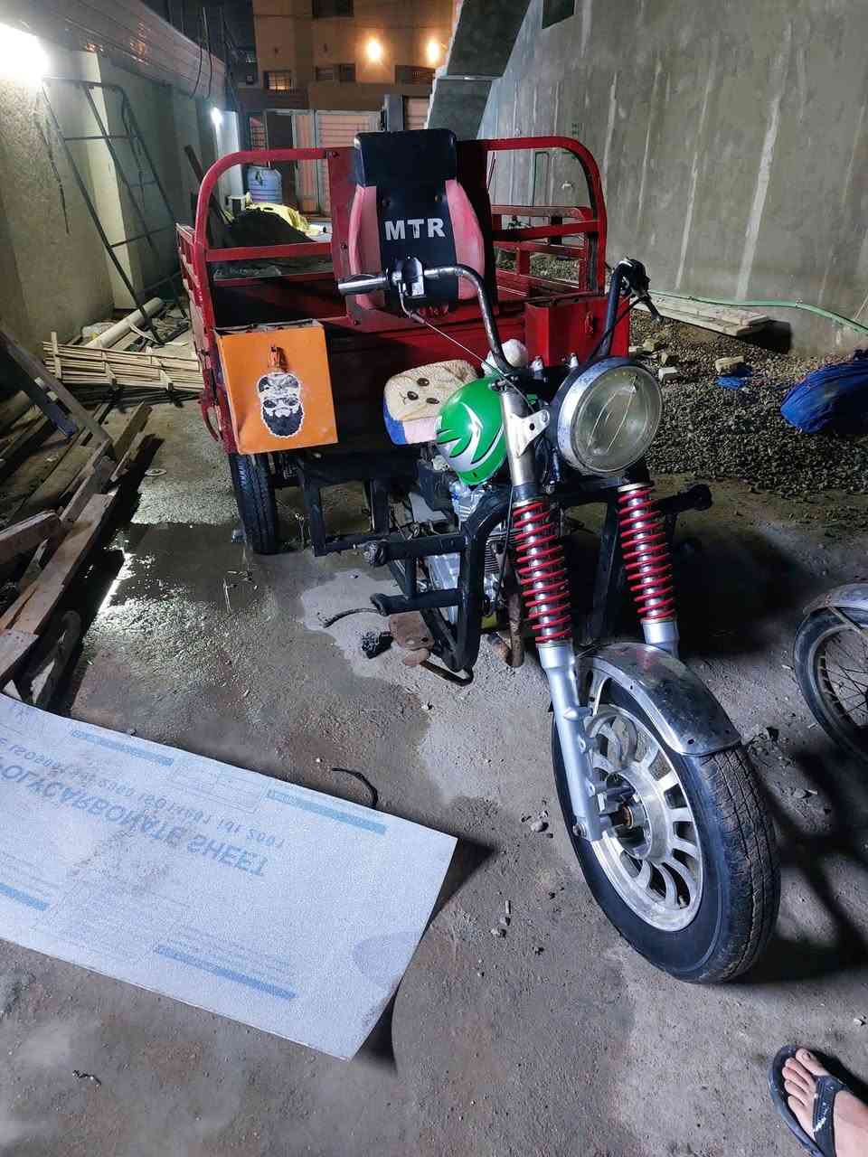 سلام عليكم اخوان دراجه لبيع  ستوته حلوه خير من الله دهن جديد بريك جديد كلشي بل ستوته جديد دوات مكفوله كفاله عامه سعره575وبيه مجال لشراي مكان بصره ابو خصيب بهادريه رقم***********
