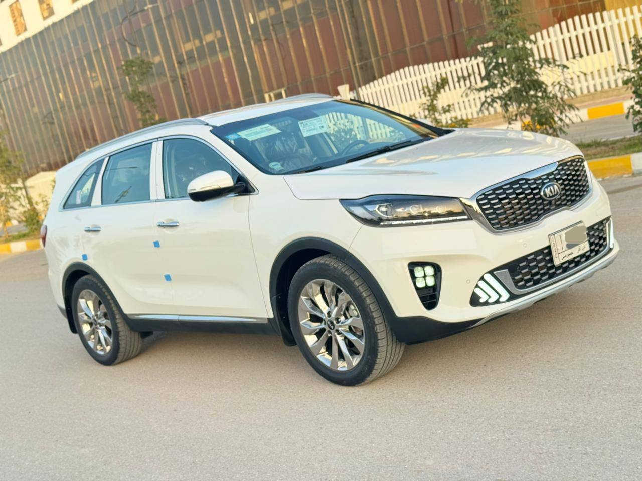 السلام عليكم 
كيا سورنتو 2019  خليجي كفالة عامة من الضربه والتبديل والصبغ 
رقم ذي قار مشروع وطني
فول مواصفات ١/١  قمارة حديد : 
محرك 6 سلندر ، 7 راكب ، اربع كامرات محيطيه، سايد بريك بصمه ، شاحن واير لس ، بصمه تشغيل ، بصمه ابواب ، جنطة كهرباء ، تحكم استيرن ، كشنات جلد ، ثلاث قطع تبريد ، كشن كهرباء ،  علامه ترحيبsorento  ، مرايات شفط ، إشارة بالمرايه ، يدات نيكل بلاد ، 
ويل كب 19 كروم ، دبل شباك نيكل ، حاجب لايت ، بكلايت لد ، حساس خلفي امامي ،  دبل بصمه ، بردات خلفيه ، لون الداخل قرميدي ، مانع انزلاق ، ثلاث انظمه للقياده ماشيه 130 ألف 
السيارة جديدة وجاهزة على وضع الشركة 
السعر 265 وبيه مجال بسيط 
مكان السيارة ناصريه مركز للاستفسار الاتصال على ***********
