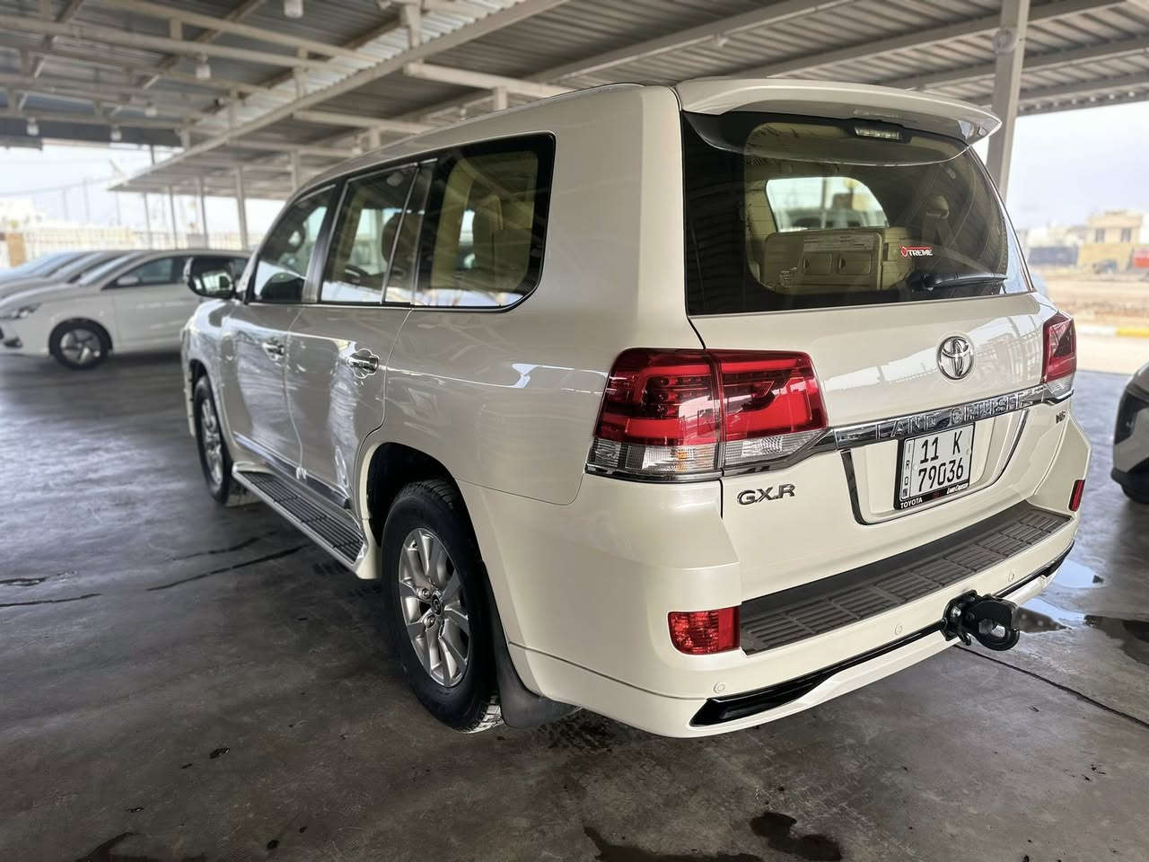 لاندكروز موديل 17 بريم اصل ام الشاحنه الباب الاول . مكفوله كفاله عامه عدا گرن الدعاميه من صفحة الصدر بس وسونارها موجود . سياره ترايها مال زيرو عليها ادامه كامله فلس متصرف عليها . مكينه 6 سلندر 4000 . ماشيه 56 حقيقي رقم بغداد تحويل مباشر مكان السياره الكوت استفسار اكثر اتصال ع الرقم ***********
