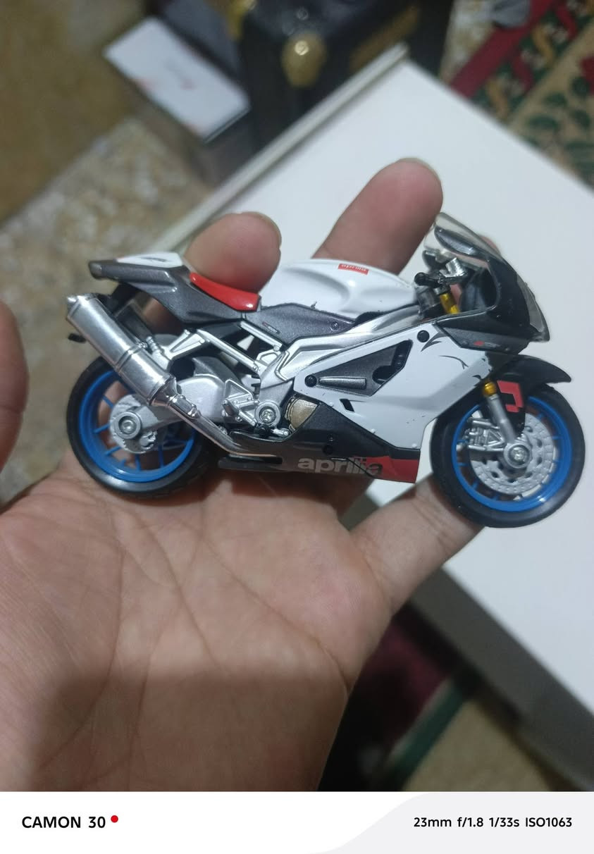 مجموعة العاب ومجسمات.... توصيل متوفر


**إذا كنت صاحب هذا الإعلان وتريد حذفه لأي سبب، رجاءا أرسل رسالة إلى الدعم الفني**