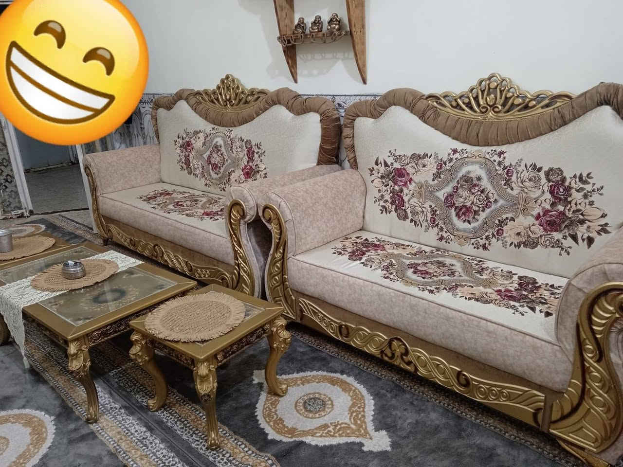 طخم ملكي للبيع خمس قطع عشر مقاعد مكانه لمجر *********** لتصال على هذا لرقم
