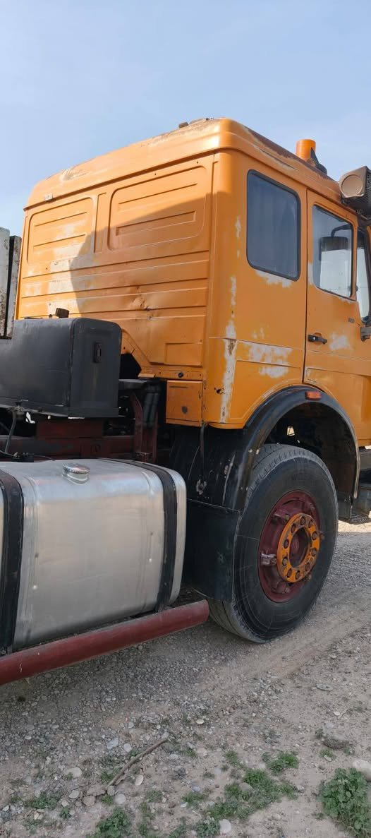 السلام وعليكم البي موديل 82 للبيع مربوطه 3لوحاد رقم نكليزي بسمي تحويل ثاني يوم مكينه 48 و كير 160. مجموعه جيف عربانه 34متر اربع دناكير مربوطه بل سنويه 3دناكير. وباقي الستفسار ***********
