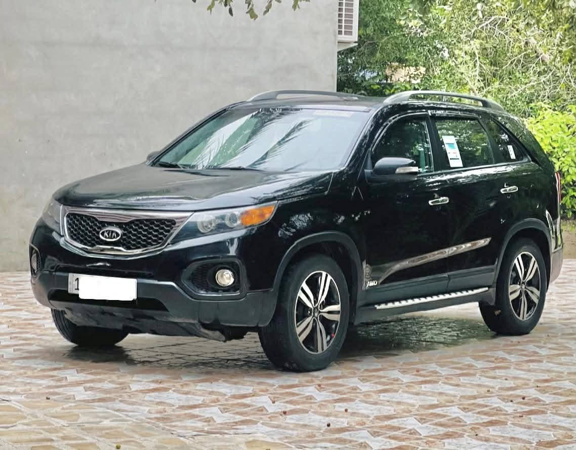 سلام عليكم
سورنتو موديل 2013رقم بغداد الجديد تحويل مباشر 
مواصفات //
بصمه 
كشنات جلد تدفئه تبريد 
بانورامافتحه طكتين 
محرك 6
بصمه ابواب 
داخل صاج 
اشاير مري 
يدات نيكل 
كشنات كهرباء
وباقي المواصفات المعروفه بسورنتو السياره فول للخير

ملاحظه //السياره بيهه قطعتين صبغ فقط بدون دواخل ولباقي مكفول 

السعر 137

رقم تلفون ***********

مكان سياره ديالى
