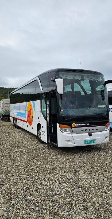 Setra S 417 HDH
سنة الصنع 2010
كم: 650.000 كم
عدد المقاعد: 63+1+1
خزان الوقود: وحدتان، 560 لترًا (280 لترًا + 280 لترًا)
قوة: 455 حصان (334 كيلوواط)
وقود: ديزل
استهلاك الوقود: 28 لتر/100 كم
عدد الاسطوانات: 6
ماركة المحرك: مرسيدس بنز
علبة السرعة : تلقائي
عدد التروس: 8+1
عدد المحاور: 3
السعر 85 الف دولار 
شامل كمرك ضريبة شحن
مدة الوصول 20 يوم بعد الحجز


**إذا كنت صاحب هذا الإعلان وتريد حذفه لأي سبب، رجاءا أرسل رسالة إلى الدعم الفني**