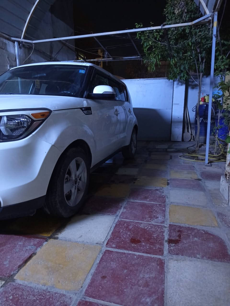 سلام عليكم صول للبيع موديل 2014 رقم بابل ماشيه 100 قابل للزيادة محرك 2000 السياره نضيفه حادثه باب السائق السياره بسمي السعر 110 وبيهه مجال للاستفسار ***********
