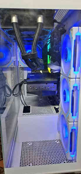 كيس تجميعه للالعاب بمعالج رايزن 7

المعالج  AMD Ryzen 7 7800X3D

التبريد المائي Thermalright Frozen Notte 360

الرام - t force delta rgb 32gb ddr5 6000mhz  2x16gb

المذربورد  asus b650-plus tuf gaming

الهاردات   lexar m.2 2tb 

كرت الشاشة  msi amd rx 6700 xt 12gb

البور سبلاي  segotep 850w gold 80 

كيس  SAMA SV01 Gaming PC Case 

كراتين القطع موجودة

سعر الكيس 1.450.000 رقمي ***********

بغداد شارع الصناعه لايوجد توصيل
