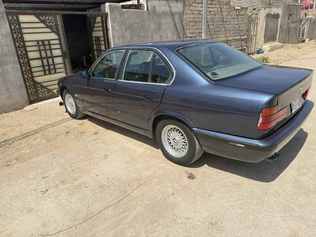 للبيع bmw 525 رقم نجف بأسمي سنويه ل27 مشروع وطني تحويل مباشر 
مكينه 25 مفتوح كير عادي مكينه جديده وكير جديد شرط
جام كهرباء فتحه تخم تاير بلجيس وتخم ويل خليه اصلي 
حداديه 80 % درايمات جدد واكسل جديد 
تبريد ثلج منظومه جديده كامله كمبريسر وفريز وفان كله جديد
لايت زنون شاشه كهربائيات كله شغاله
السياره مصبوغه عام للجماليه فقط بدون خياس 
السعر 48 وبيه مجال قليل مكاني ناصريه قضاء الغراف ***********
