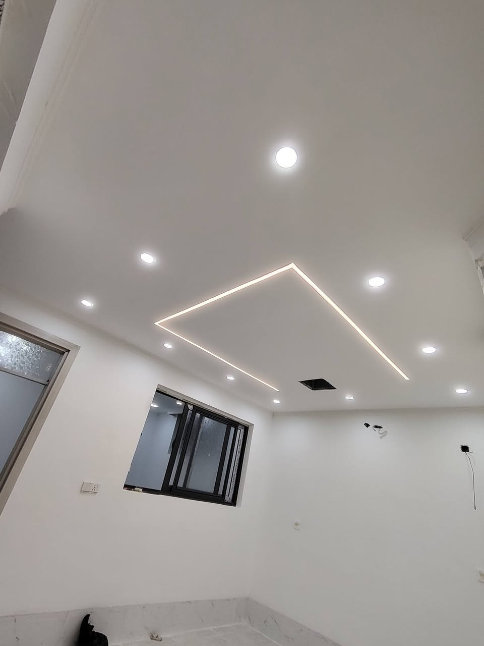 نقدّم جميع أعمال الكهربائيات باحتراف ودقة عالية:
✔ تأسيس كهرباء من الصفر
✔ تصليح جميع الأعطال الكهربائية
✔ ترتيب وتنظيم البوردات
✔ كهربائيات الجبس بورد (سبوت لايت – LED مخفي)
✔ تعمير وترميم البيوت والمحلات
✔ شغل نظيف + أمان عالي
🔧 خبرة
🔧 التزام
🔧 مواد أصلية
🔧 شغل مضمون
📞 للتواصل: اسطة محمد 
☎ ***********
☎ ***********
