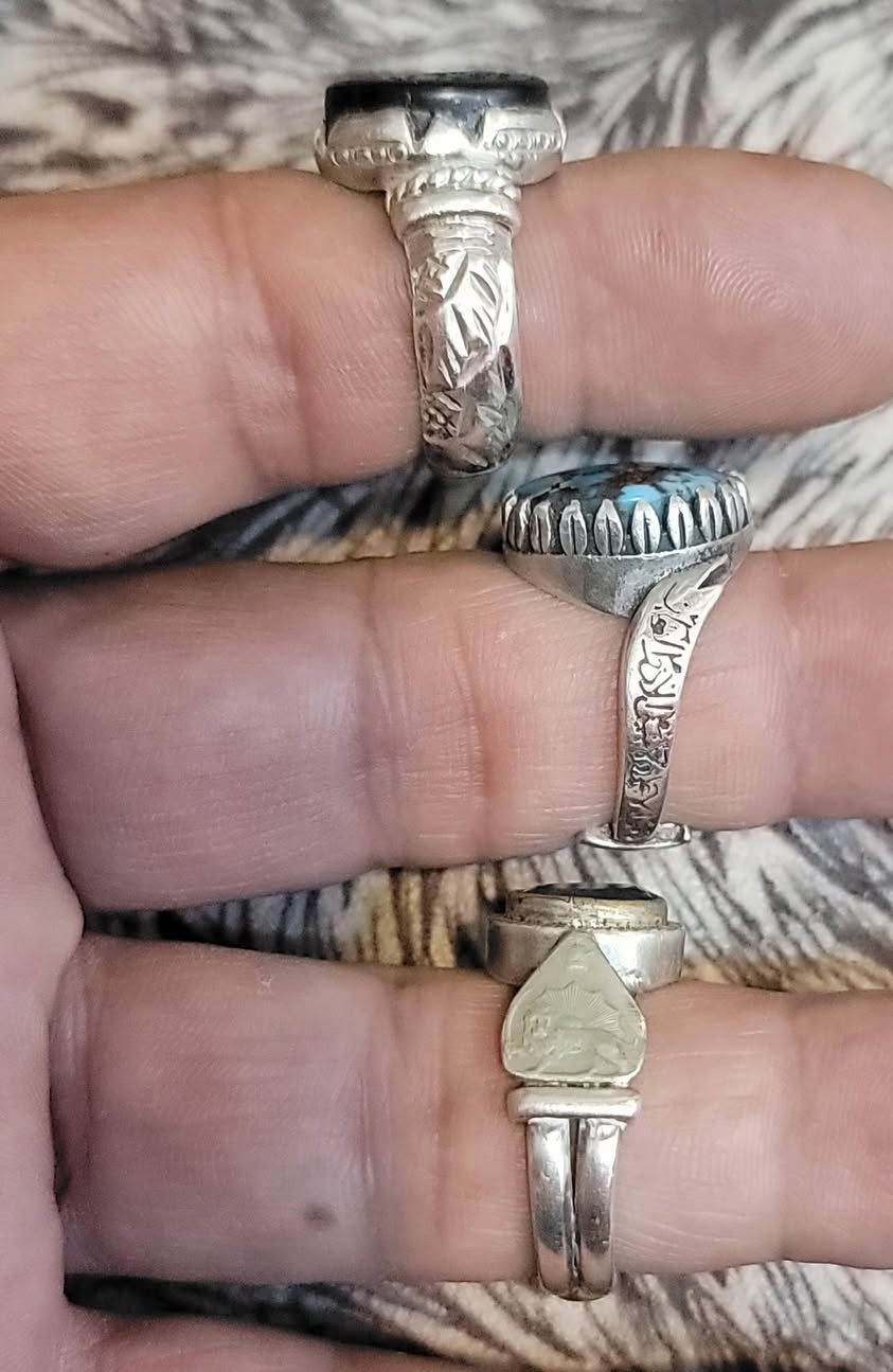 السلام عليكم
3خواتم فضه 925
زمرد زامبي قديم
عقيق مخطوط (شفه)
وخاتم فيروز فري سايز
السعر 200 للمهتم


**إذا كنت صاحب هذا الإعلان وتريد حذفه لأي سبب، رجاءا أرسل رسالة إلى الدعم الفني**