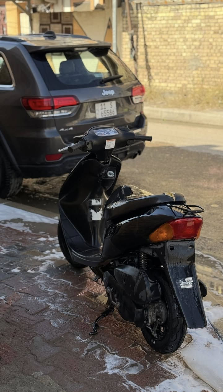 السلام عليكم / دراجه سازوكي رياضي السعر 425
للبيع دراجه نضيفه جداً مال وكيل مصار هواي من طالعه 
تخم تاير جديد دبلات بلاد ..بيها ملاحضات بسيطه الشراي يراسلني على الرقم *********** واتساب
