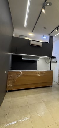 ميز رسبشن يرهم صيدلية او كوفي او مطعم او مركز عرضة ٢٥٨  نزالة ٦٠  مكان...