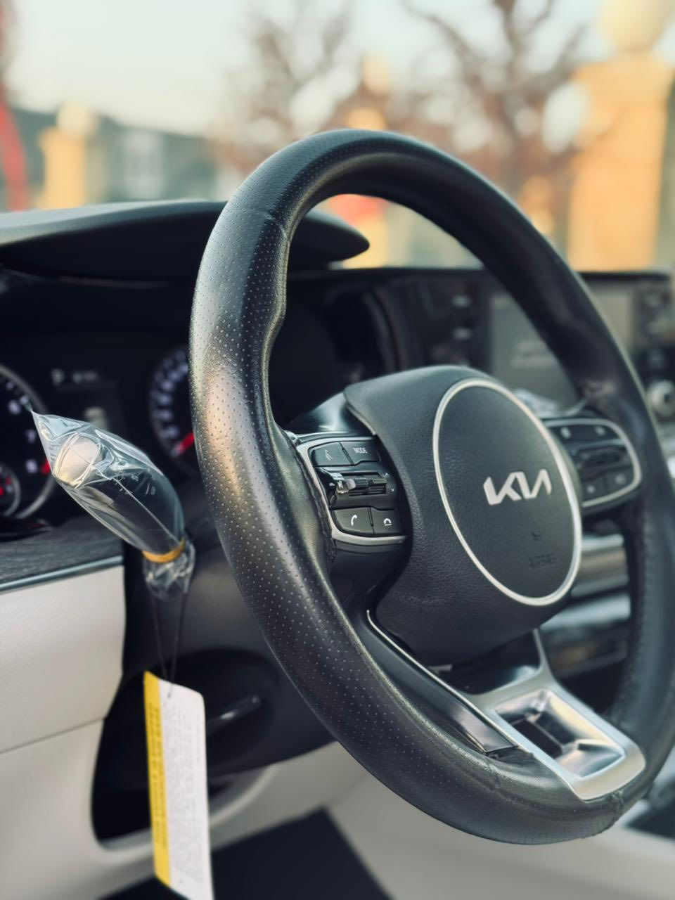 كي فايف K5 موديل 2023
رقم بغداد الدولي بأسمي
خليجي الشركة الدولية ماشيه (58) بحالة الوكاله على وضع الشركة بعدها بالنايلونات مال الشرك محرك 2.0 الفين دوش المرغوب
المواصفات !

دخول ذكي بصمة + تشغيل عن بعد شاشة اصلية + كاميرا دواره

ابل كار بلي أندرويد
حساسات امامي خلفي
صندوق عند الاقتراب يفتح

المصابيح الامامية زنون +LED
المصابيح الخلفية LED
اضائه ضبابيه
مقاعد بعدها بالنايلون
مقاعد مخمل +كهرباء
مثبت سرعة
فول تحكم ستيرن
SMART-ECO-COMFORT-SPORT-COSTOM وضعيات قيادة 5
مري كهرباء قلاب
صمة عدد 2
تبريد قطعتين
تبريد منفصل
محرك كير شرط بلادي
السياره مكفوله
بيهه فقط ملاحضات بسيطه 
مكان السياره بغداد الكرخ السعر(210) وبيهه مجال للاستفسار على الرقم(***********) (***********)واتساب موجود
