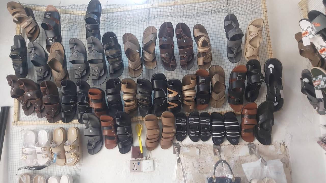 سلام عليكم 
بضاعه محل للبيع
ميسان الماجديه
***********
